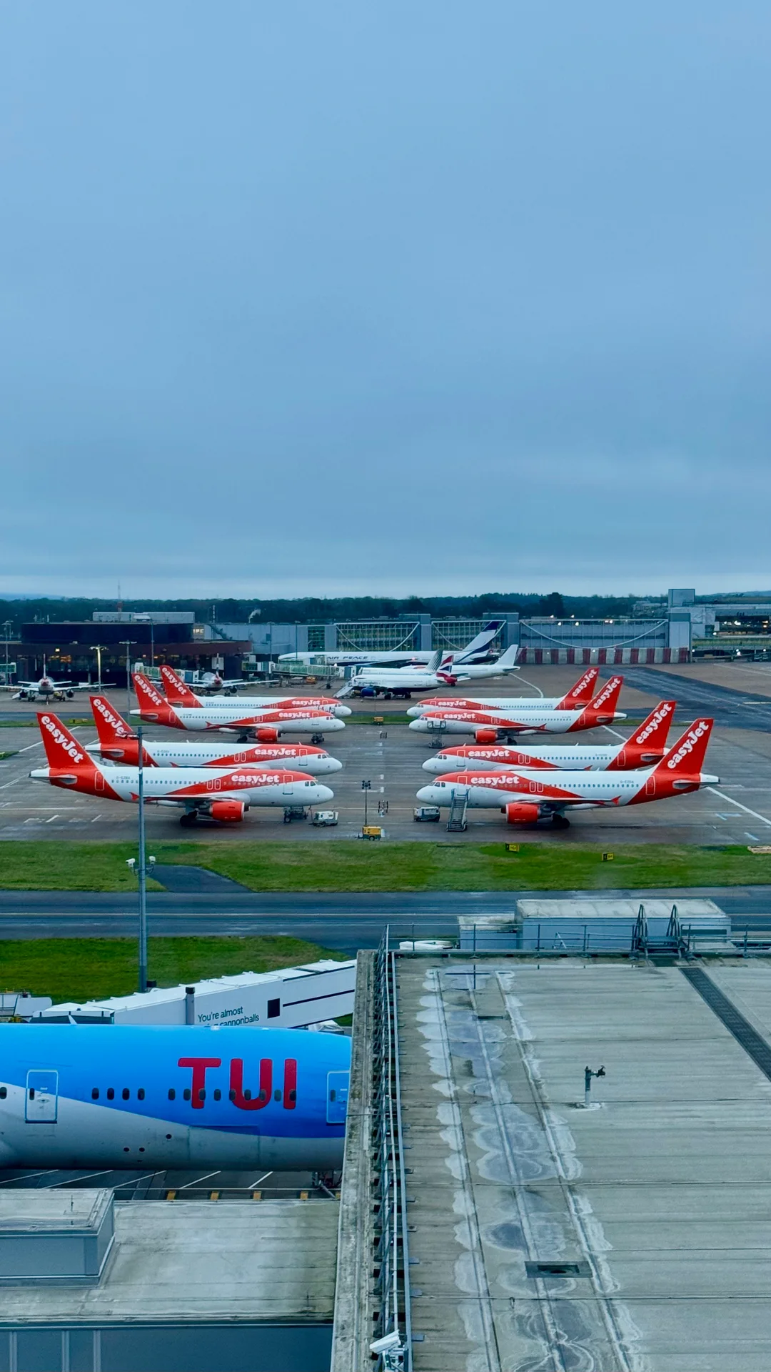 Colours on the apron