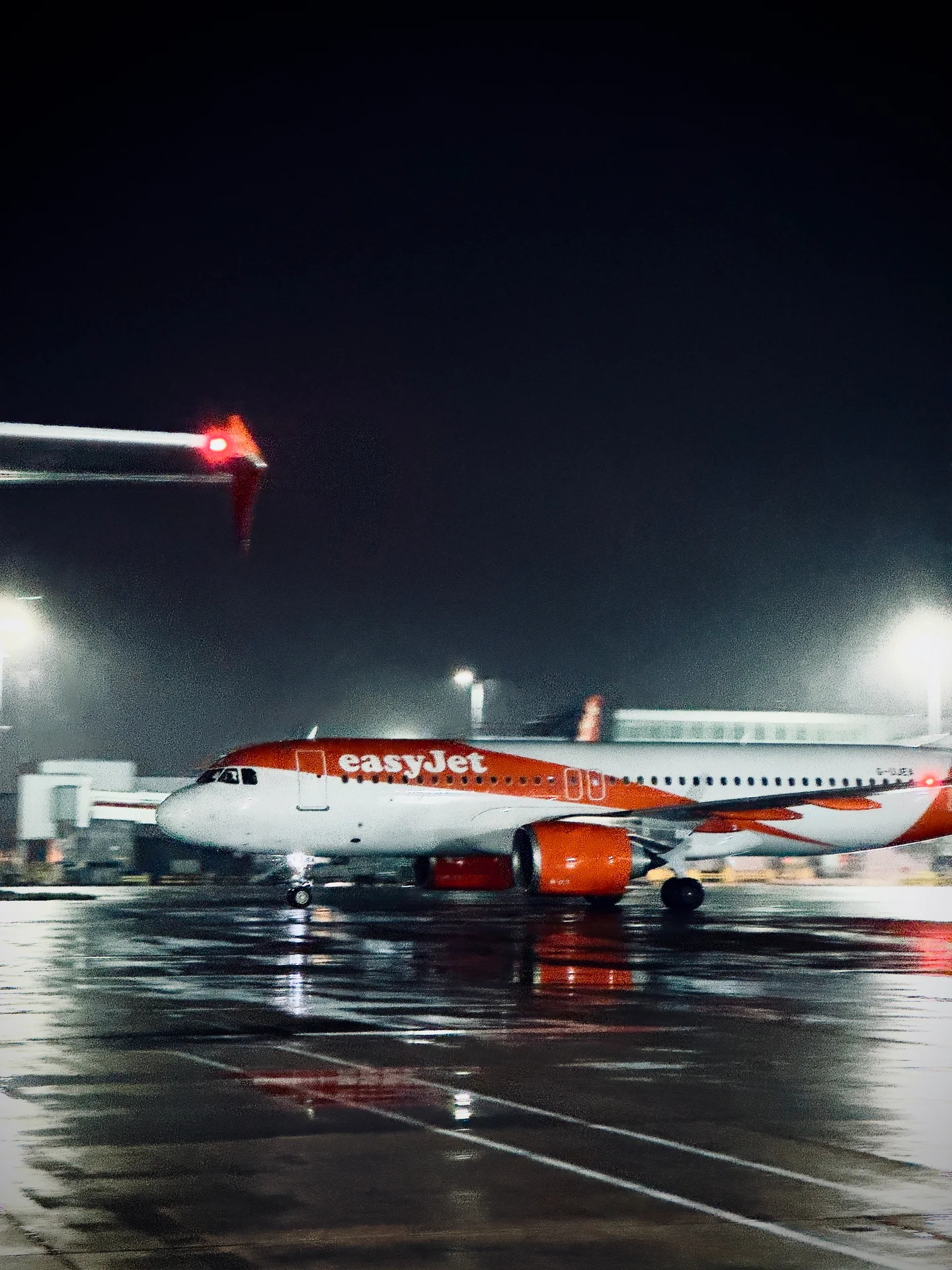 Gatwick / Night study 4
